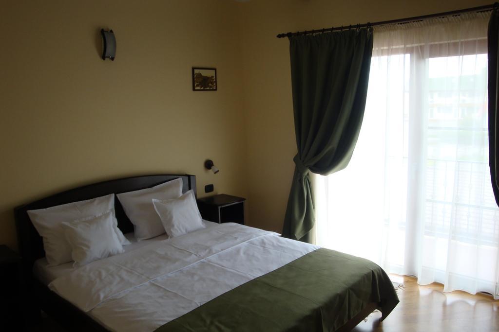 Pensiunea Mason'S Rîşnov Quarto foto